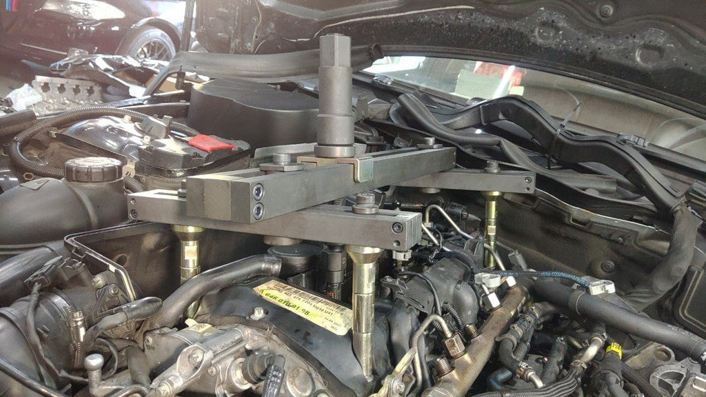 Universal Injector Removal Tool Kit with Hydraulic Cylinder